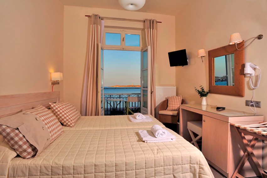 ROOM2-ESPERANCE HOTEL.jpg