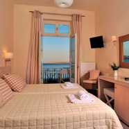 ROOM2-ESPERANCE HOTEL.jpg