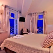 ROOM3-ESPERANCE HOTEL.jpg