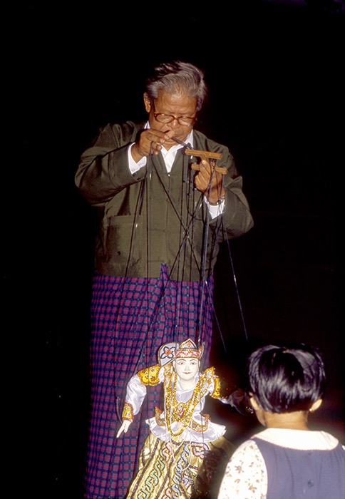 GOLDEN-GONG-PUPPET-THEATRE-OF-MYANMAR---MASTER-U-YE-DWAY'S5.jpg